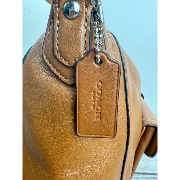 SOLD* COACH F29881 Charlie Brown Leather Hobo Shoulder Handbag Front Flap - Picture 6 of 16